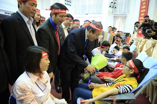 Tưng bừng Chủ nhật Đỏ khắp đất nước ảnh 2