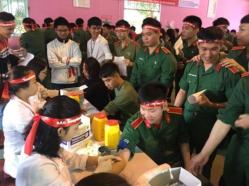 Tưng bừng Chủ nhật Đỏ khắp đất nước ảnh 7