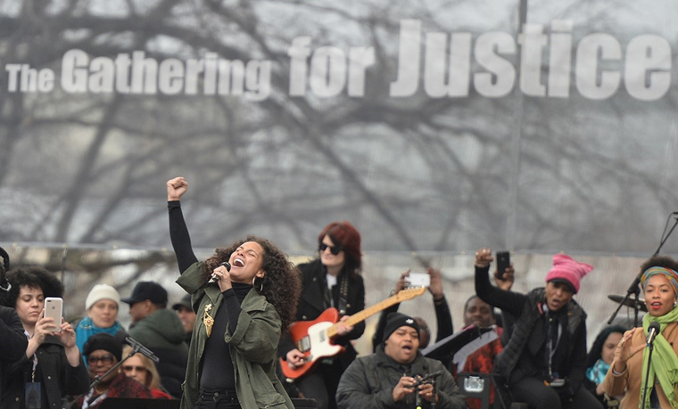 Hàng trăm nghìn người tham gia đại biểu tình phản đối Trump ảnh 6