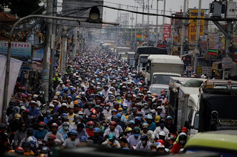 Cận Tết, kẹt xe khủng khiếp hơn 7 km ở cửa ngõ Sài Gòn ảnh 1