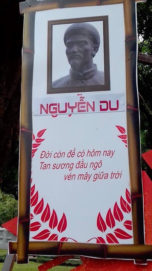 Chuyện “râu ông nọ cắm cằm bà kia” ở Ngày thơ Việt Nam 2017 ảnh 1