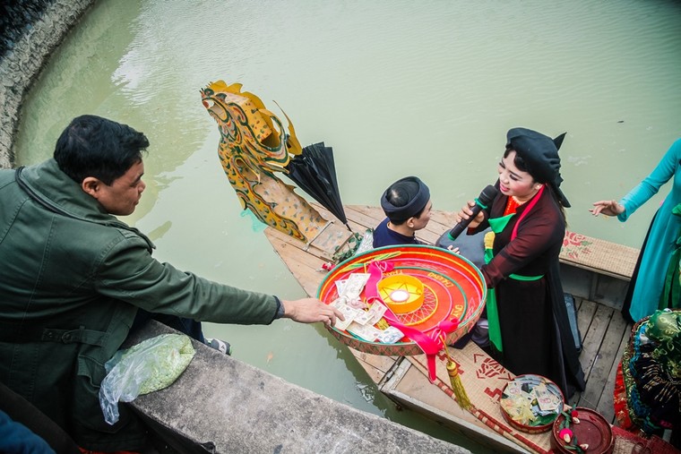 Hình ảnh độc đáo trong các lễ hội đầu Xuân ảnh 4