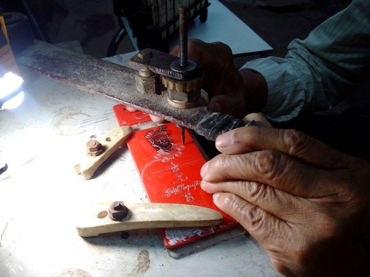 Nghệ nhân cuối cùng của nghề xăm hường ảnh 1