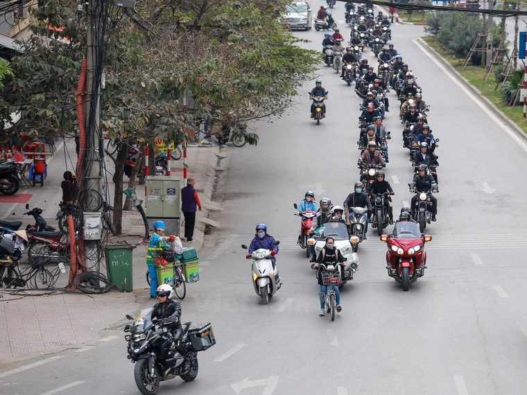 Dàn xe phân khối lớn diễu hành trước đêm nhạc tưởng nhớ Trần Lập ảnh 7