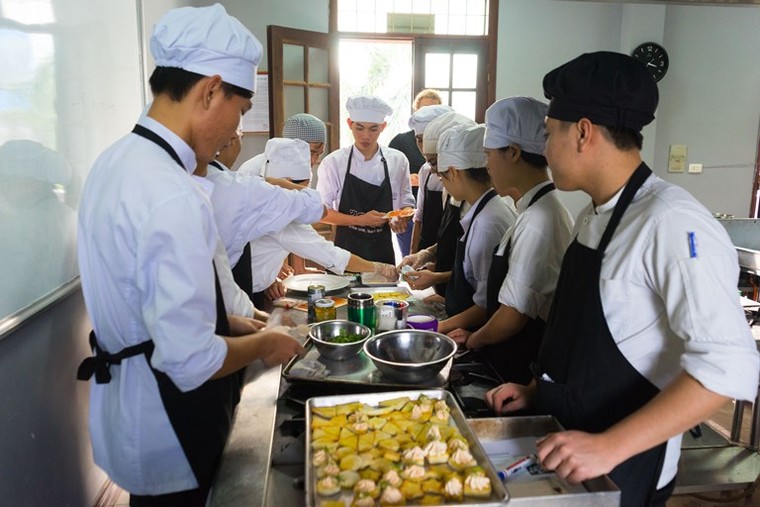 Vùng trời bình yên của trẻ cơ nhỡ ảnh 2