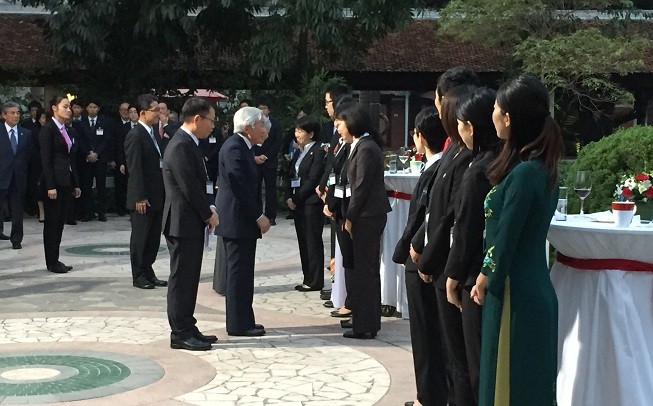 Nhìn lại những hình ảnh đẹp về chuyến thăm của Nhật hoàng tới Việt Nam ảnh 3