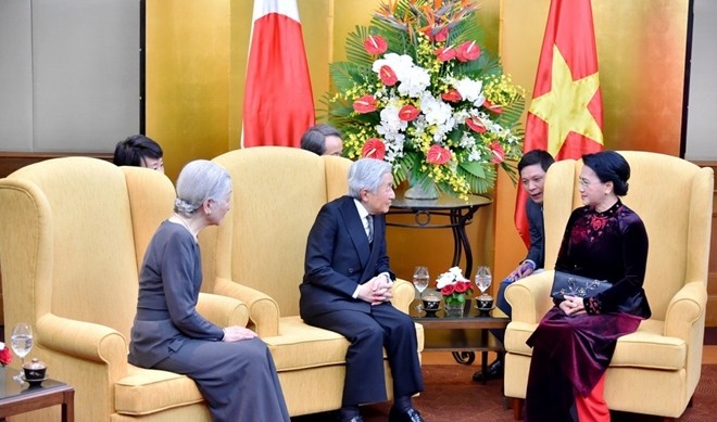 Nhìn lại những hình ảnh đẹp về chuyến thăm của Nhật hoàng tới Việt Nam ảnh 7