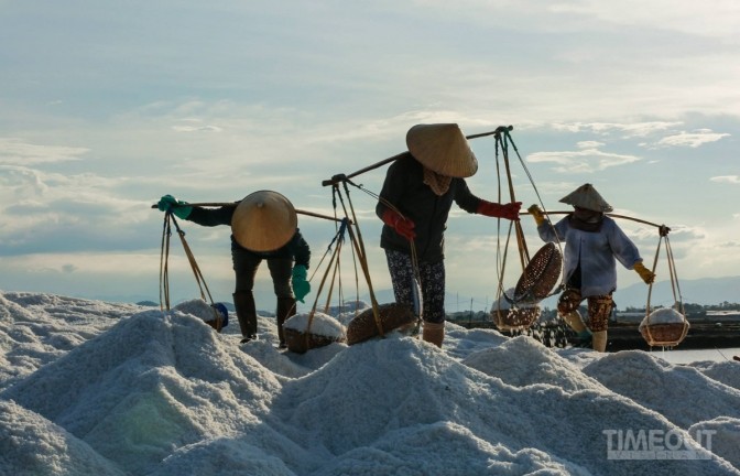 Chông chênh gánh nặng cuộc đời ảnh 1