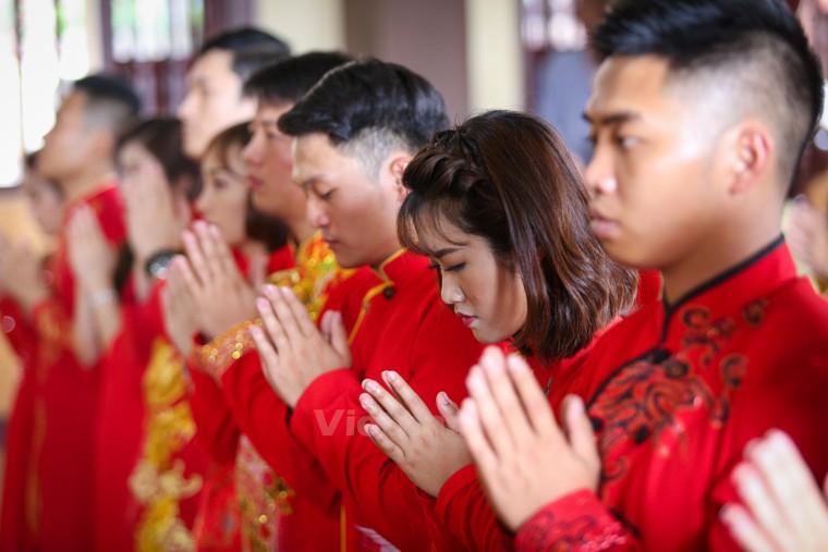 14 cặp đôi tại Hà Nội tổ chức lễ cưới tập thể nơi cửa Phật ảnh 2