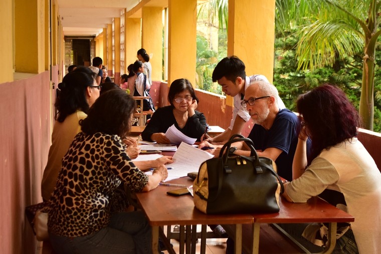 Lớp tiếng Anh miễn phí của người cựu binh Mỹ năm xưa ảnh 2