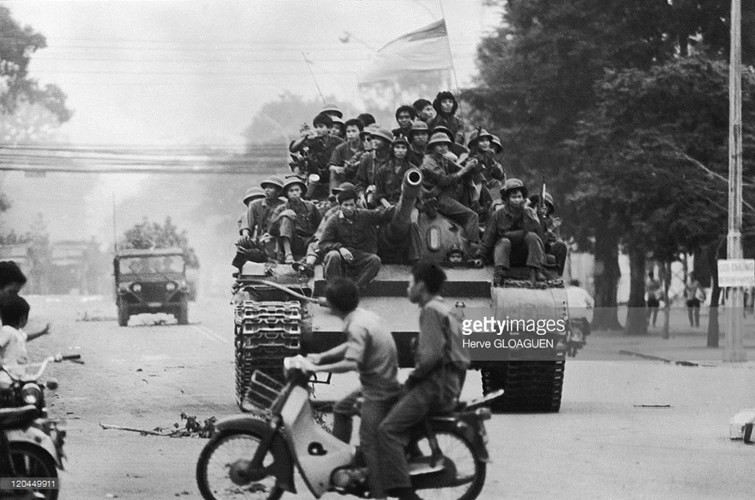 Hào hùng đội hình xe tăng tiến vào giải phóng Sài Gòn ảnh 5