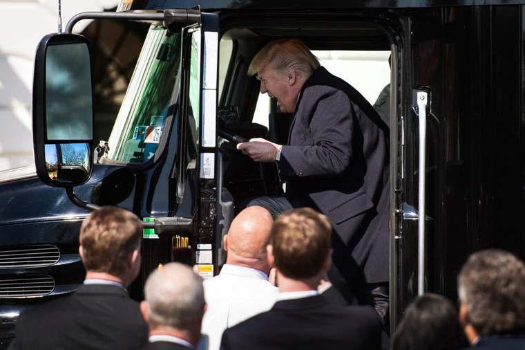 100 ngày của Trump: Những khoảnh khắc đáng nhớ ảnh 10