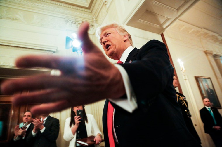 100 ngày của Trump: Những khoảnh khắc đáng nhớ ảnh 8