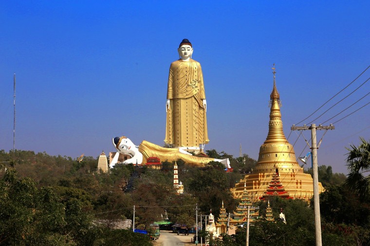 Cùng ngắm 8 bức tượng nổi tiếng ảnh 1