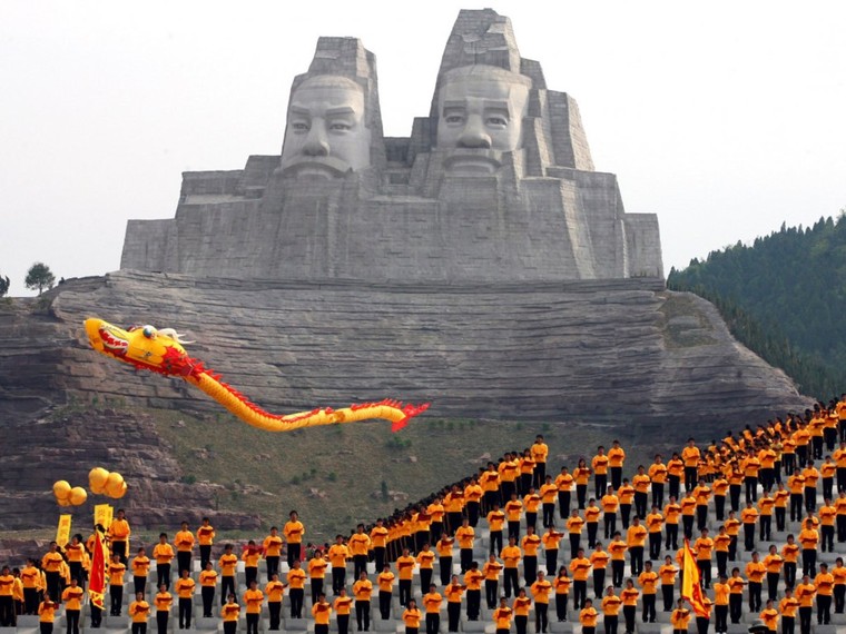 Cùng ngắm 8 bức tượng nổi tiếng ảnh 3