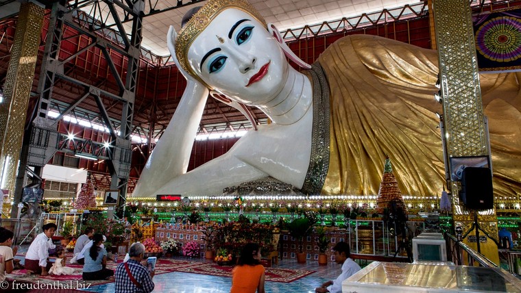 Cùng ngắm 8 bức tượng nổi tiếng ảnh 6