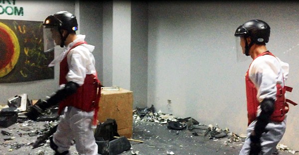 Độc đáo dịch vụ đập phá đồ đạc để 'trút giận' ở Hà Nội ảnh 1