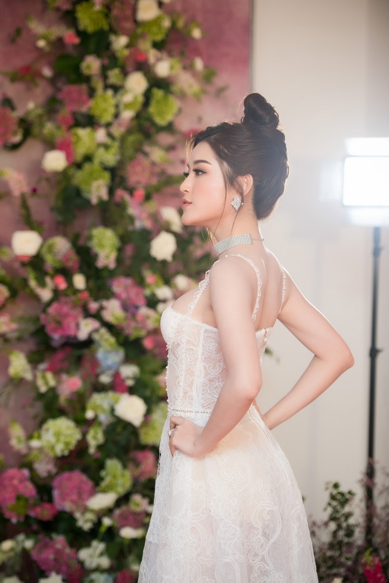 Huyền My: 'Tôi tự tin lọt top 3 Hoa hậu Hòa bình Thế giới 2017' ảnh 2