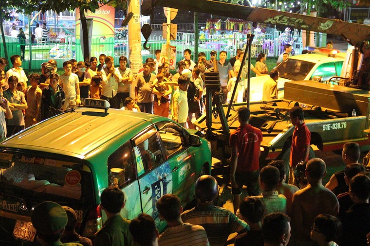 TP HCM: 13 xe tông liên hoàn, 2 người chết ảnh 2