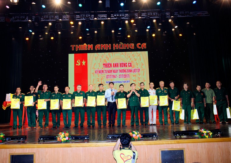 “Thiên Anh hùng ca” - tri ân và tưởng nhớ các Anh hùng liệt sĩ ảnh 3