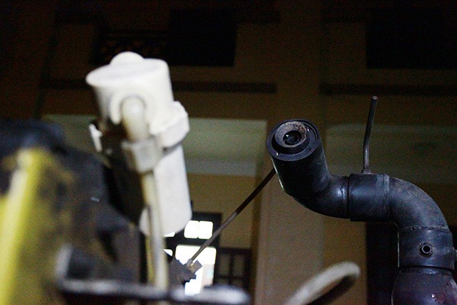 "Vòi rồng" lưu động cần mẫn đi diệt muỗi trong đêm Hà Nội ảnh 3