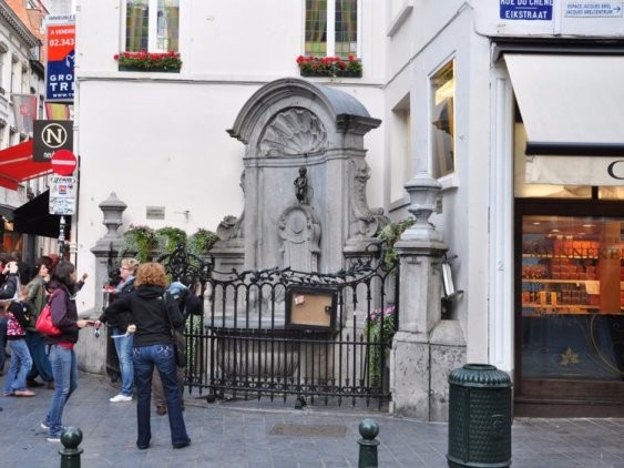 Các điểm du lịch nổi tiếng trên ảnh khác ngoài đời thực như thế nào? ảnh 14