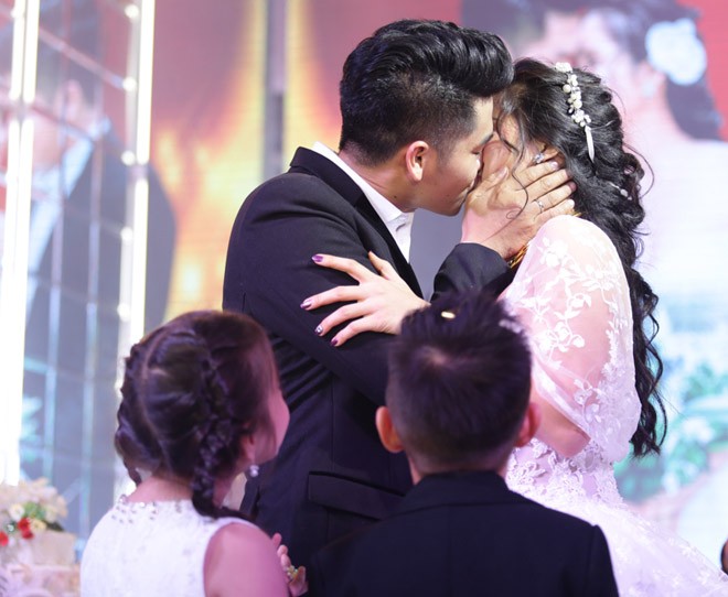 Diễn viên Lê Phương cưới "phi công" kém 7 tuổi ảnh 5