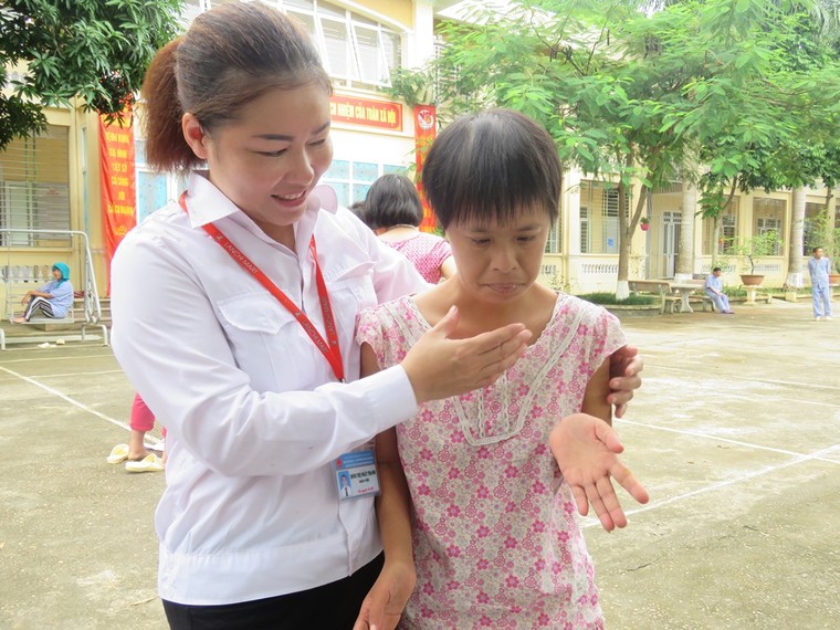 Nạn nhân chất độc da cam/dioxin vui hát ảnh 11