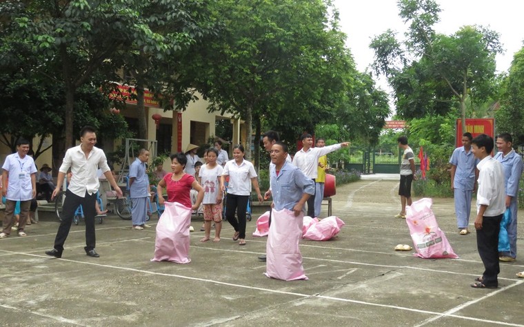 Nạn nhân chất độc da cam/dioxin vui hát ảnh 8