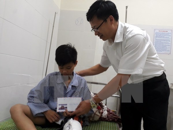 Gãy đổ tượng trong Đài chiến thắng Bắc Kạn, 1 bé trai bị thương ảnh 1