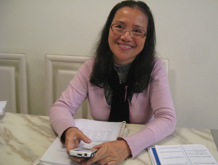 Cô giáo nghèo “xin tiền nuôi chữ” cho học trò nghèo ảnh 1