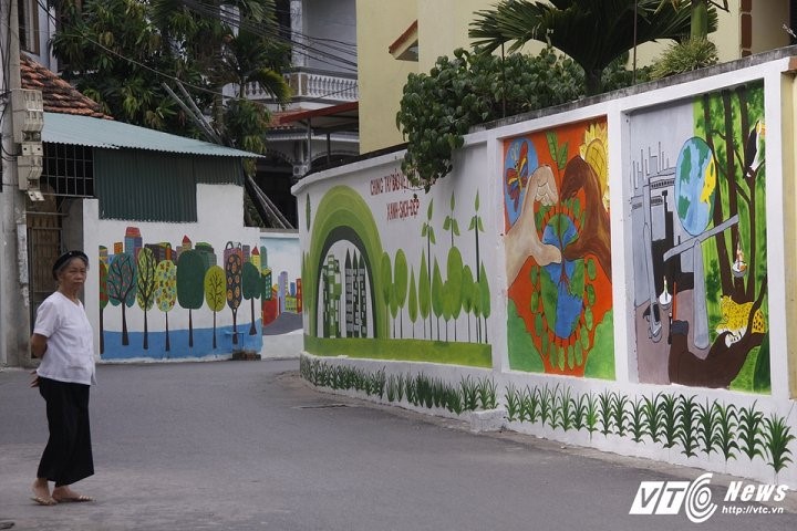Con đường bích họa thứ hai Việt Nam "bừng sáng" ở Đan Phượng, Hà Nội ảnh 1