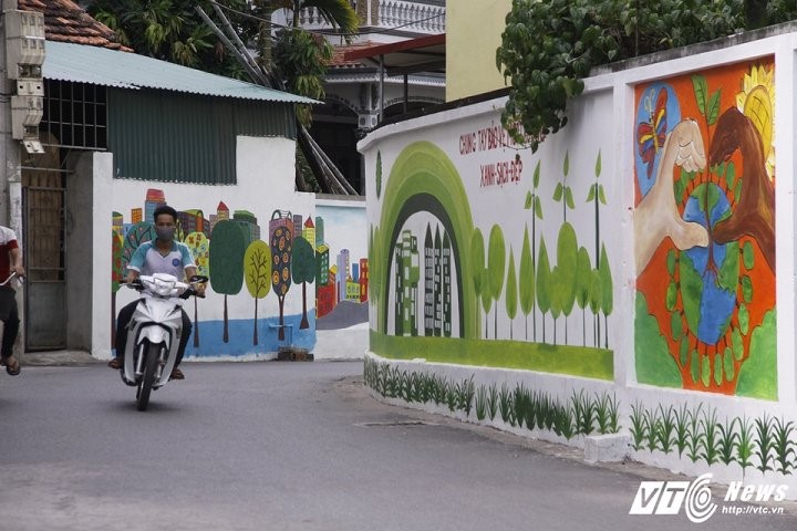 Con đường bích họa thứ hai Việt Nam "bừng sáng" ở Đan Phượng, Hà Nội ảnh 3