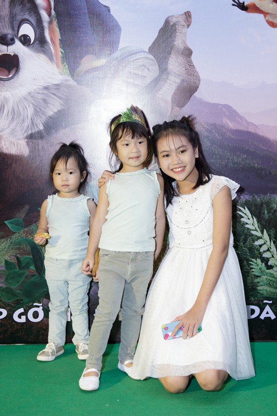 Vợ chồng Lý Hải 'rồng rắn' đưa 4 con dự sự kiện ảnh 2