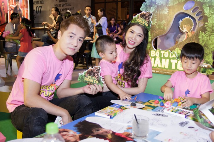 Vợ chồng Lý Hải 'rồng rắn' đưa 4 con dự sự kiện ảnh 4