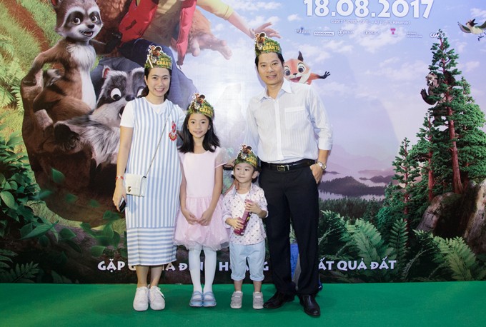 Vợ chồng Lý Hải 'rồng rắn' đưa 4 con dự sự kiện ảnh 5