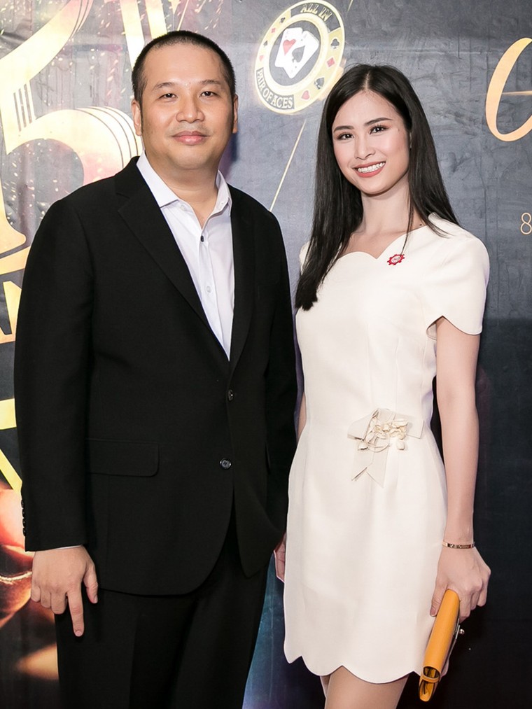 Vợ chồng ca sĩ Phạm Quỳnh Anh kỷ niệm 15 năm thành công ty ảnh 2