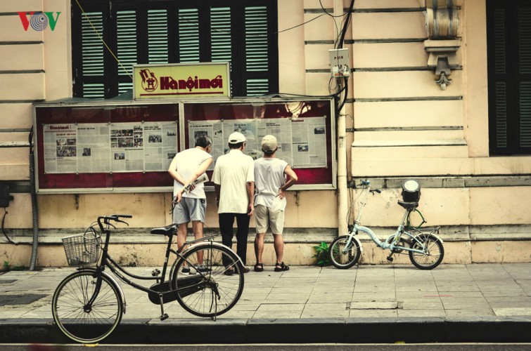 Hồ Gươm quyến rũ trong hương sắc mùa thu ảnh 8