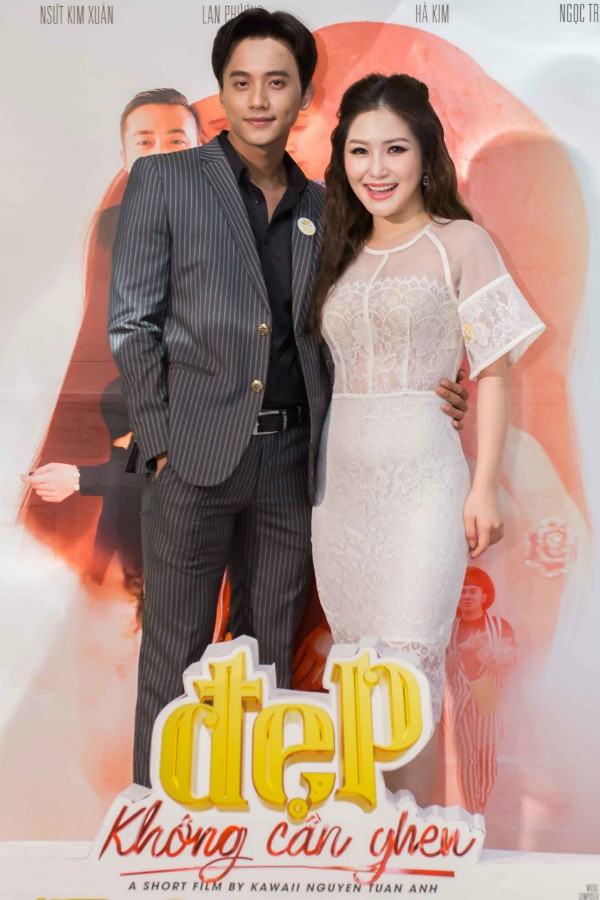 Thầy giáo lãng tử trong MV “Em gái mưa” tình tứ bên Hương Tràm ảnh 1