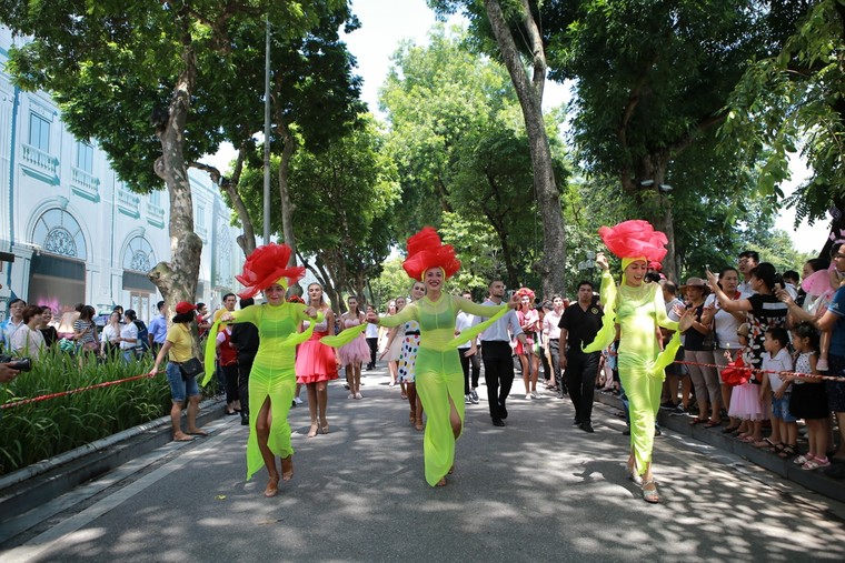 Xã hội hóa vui chơi giải trí, du lịch Hà Nội thoát kén ảnh 1