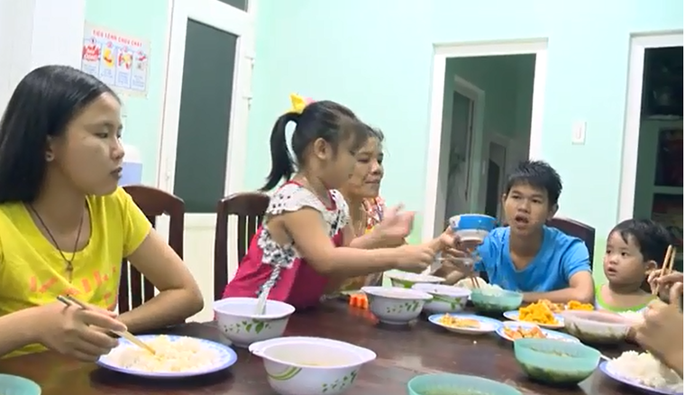 Không chồng vẫn có… đàn con ảnh 1