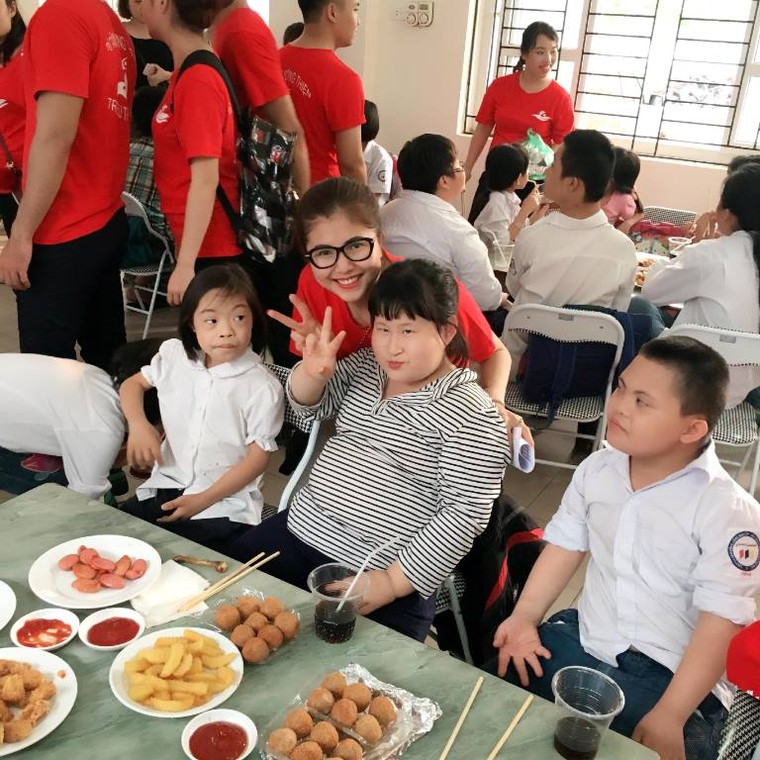 Cô giáo mầm non thích làm từ thiện ảnh 1