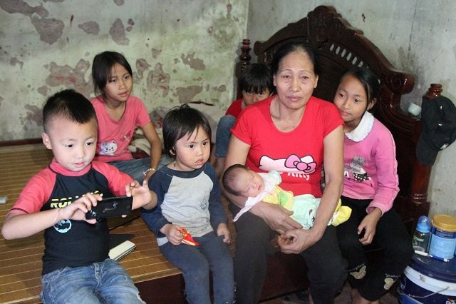 Hà Nội: Người phụ nữ 29 tuổi đẻ sòn sòn 8 con sau 12 năm kết hôn ảnh 1