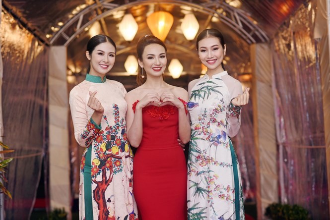 Ngọc Hân cùng dàn người đẹp diễn áo dài tại tiệc chào mừng APEC ảnh 3