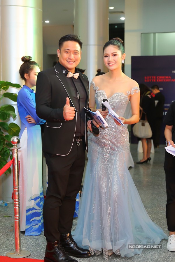 Dàn sao Việt sóng bước thảm đỏ khai mạc Liên hoan phim tại Đà Nẵng ảnh 8