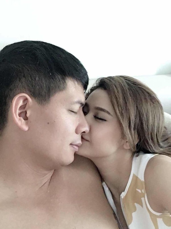 Lộ ảnh thân mật với Trương Quỳnh Anh, Bình Minh và vợ coi như không có gì ảnh 1