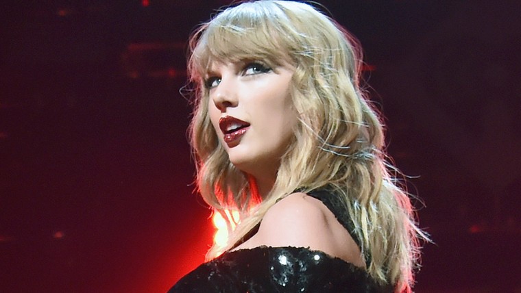 Taylor Swift tặng người hâm mộ một ngôi nhà khi biết fan chịu cảnh vô gia cư ảnh 1