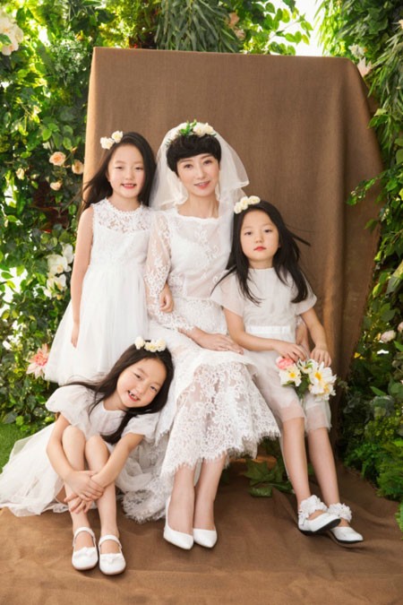 Bà mẹ dũng cảm chiến đấu với ung thư để được nhìn ba con gái khôn lớn ảnh 3