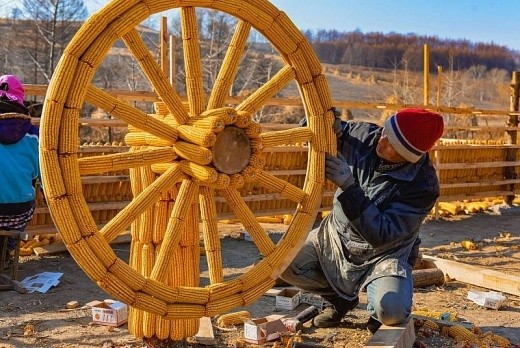 Ngôi nhà 48m2 đẹp như dát vàng xây từ 20 ngàn bắp ngô ảnh 1