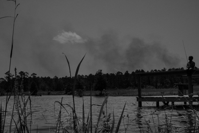 ‘Bom’ trước cửa nhà ảnh 3